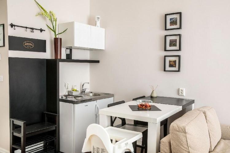 Home Living Dream Apartments Нови-Сад Экстерьер фото