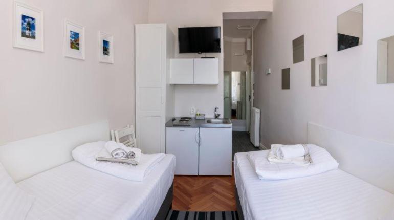 Home Living Dream Apartments Нови-Сад Экстерьер фото